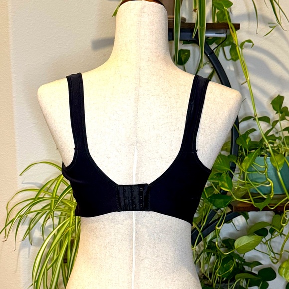 Shapermint Truekind Daily Comfort Wireless Shaper Bra - Picture 2 of 11